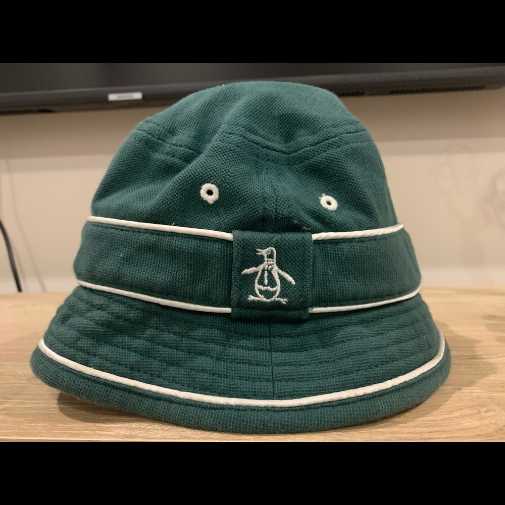 Bucket hat